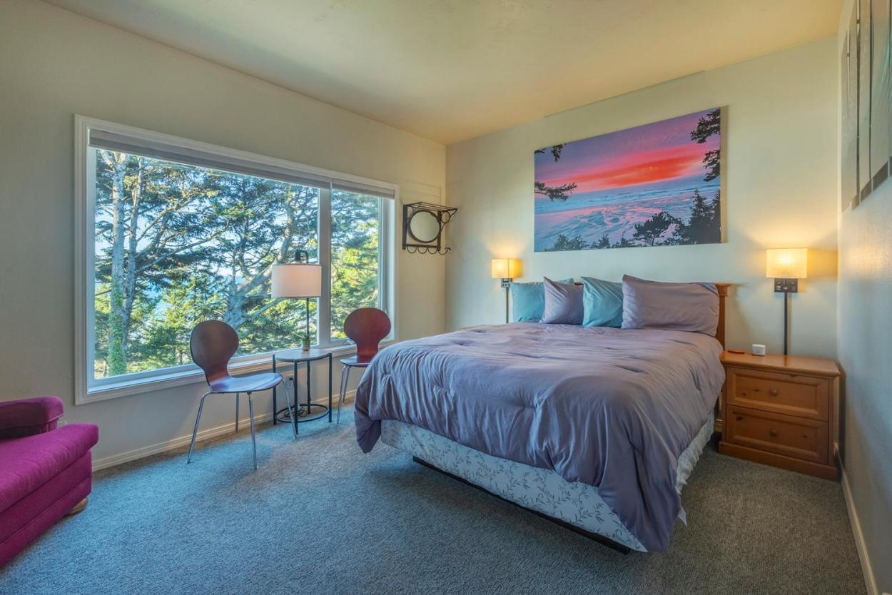 Tyee Lodge Bed And Breakfast Newport Exterior photo